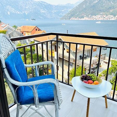Chic Sea Front Apartment With Breathtaking Kotor Bay View Donji Stoliv Exteriör bild