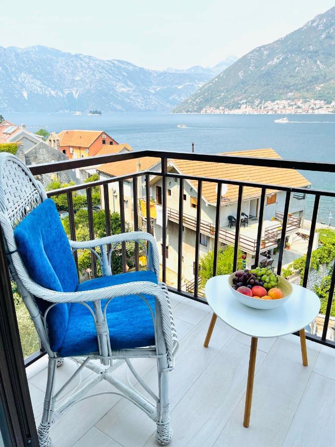 Chic Sea Front Apartment With Breathtaking Kotor Bay View Donji Stoliv Exteriör bild