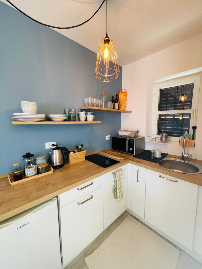 Chic Sea Front Apartment With Breathtaking Kotor Bay View Donji Stoliv Exteriör bild